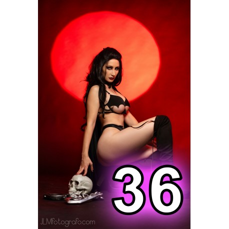 Geek&Sexy - Blood Moon - MEGA PACK 36 Fotos HD